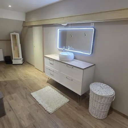 Pour 24h Auto Le Mans Villa *