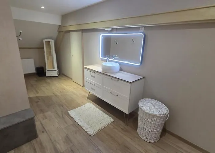 Pour 24h Auto Le Mans Villa *